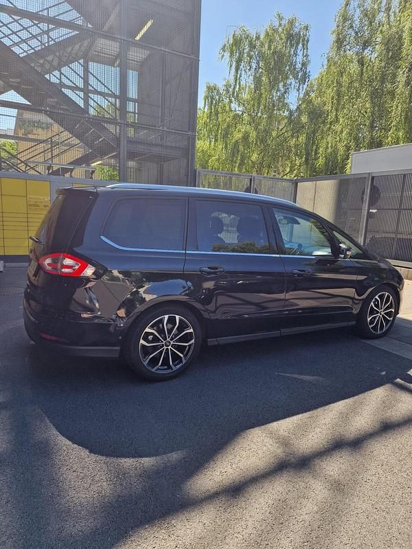 Gebraucht Ford Galaxy Titanium 210 PS (154 kW) 2015 Schwarz Van / Kleinbus