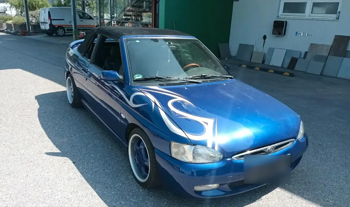 Gebraucht Ford Escort Cabriolet 115 PS (84 kW) 1997 Blau Cabrio