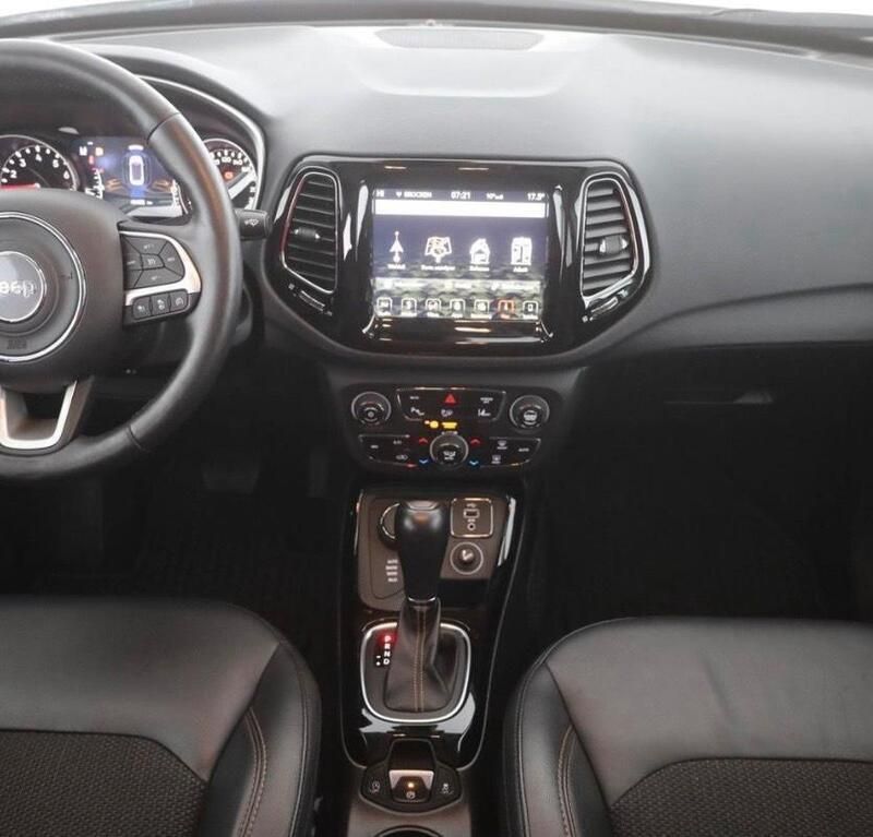Andere außenfarben Gebraucht 2019 Jeep Compass SUV | 22.999 € (Etwas zu teuer) - Bild 1/4