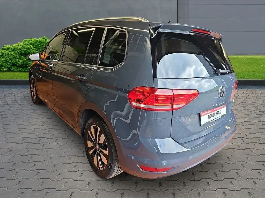 Gebraucht VW Touran Move 122 PS (89 kW) 2024 Grau Van / Kleinbus