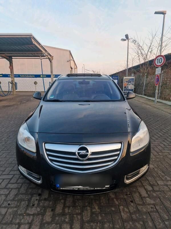 Schwarz Gebraucht 2011 Opel Insignia Kombi | 5.900 € (Fairer Preis) - Bild 1/3