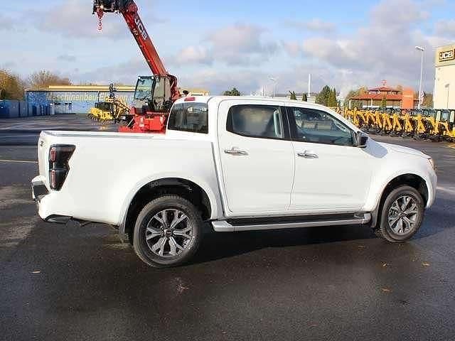 Gebraucht Isuzu D-Max 163 PS (119 kW) 2023 Weiß SUV