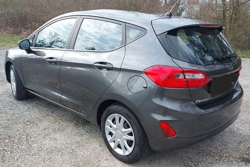Gebraucht Ford Fiesta Cool & Connect 86 PS (63 kW) 2018 Grau Kleinwagen