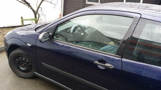 Usata Ford Focus 101 CV (74 kW) 2000 Blu Utilitaria