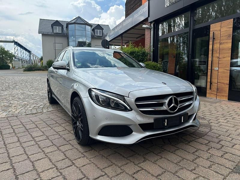 Silber Gebraucht 2017 Mercedes C250 Kombi | 15.900 € (Superpreis) - Bild 1/4