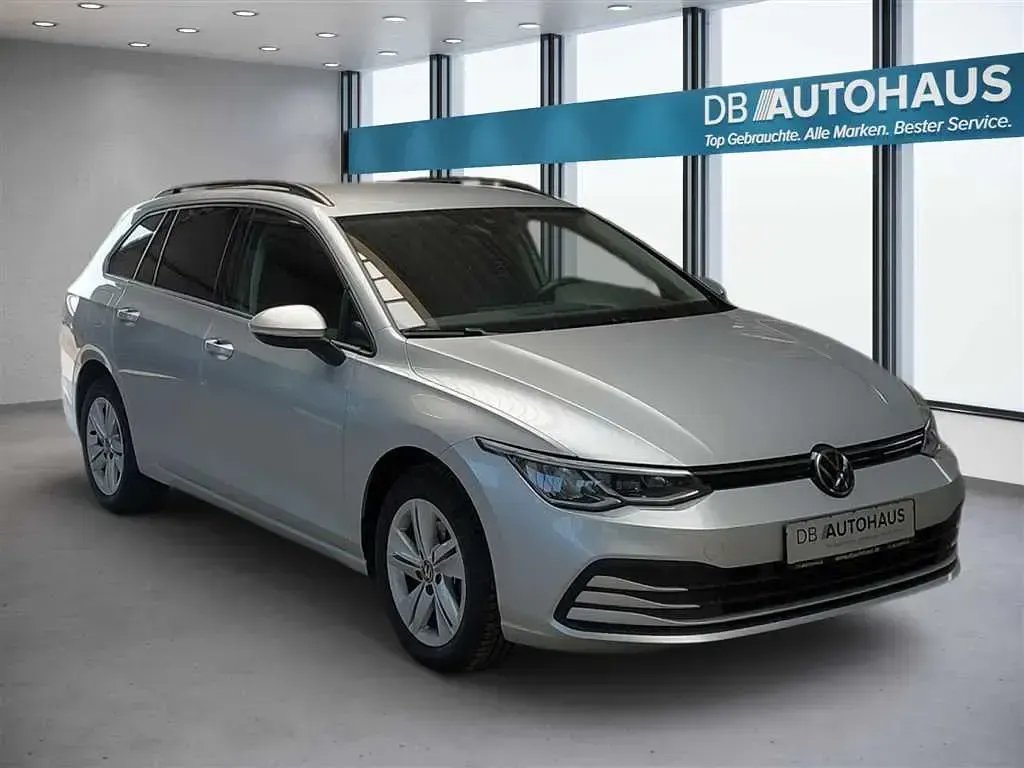 Gebraucht VW Golf VIII Life 110 PS (80 kW) 2024 Silber Kombi