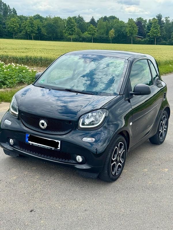 Schwarz Gebraucht 2017 Smart ForTwo Coupé Kleinwagen | 6.000 € (Fairer Preis) - Bild 1/4