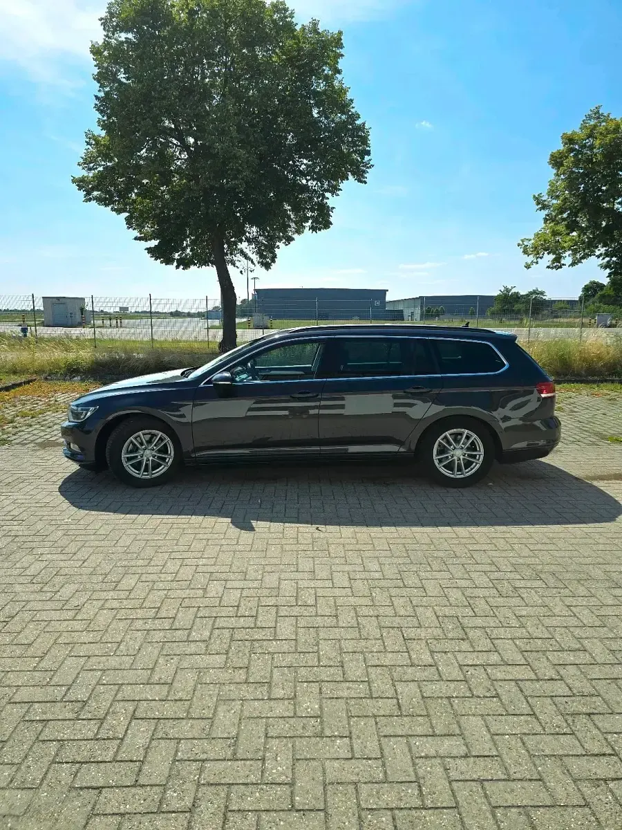 Gebraucht VW Passat 150 PS (110 kW) 2018 Grau Kombi