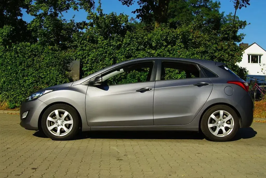 Gebraucht Hyundai i30 Trend 90 PS (66 kW) 2013 Grau Limousine