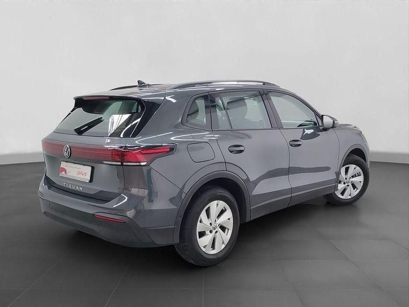 Gebraucht VW Tiguan 150 PS (110 kW) 2024 Grau SUV