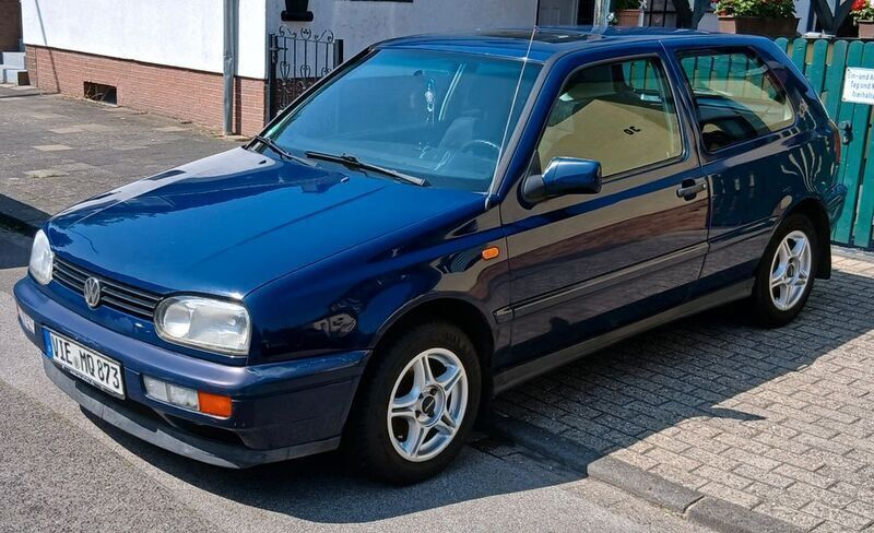 Blau Gebraucht 1995 VW Golf III GT Kleinwagen | 2.099 € - Bild 1/4