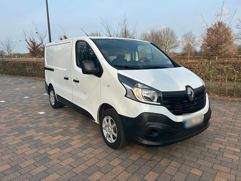 Gebraucht Renault Trafic 116 PS (85 kW) 2014 Weiß Van / Kleinbus