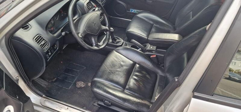 Silber Gebraucht 2002 Mitsubishi Carisma Limousine | 2.000 € (Etwas zu teuer) - Bild 1/4