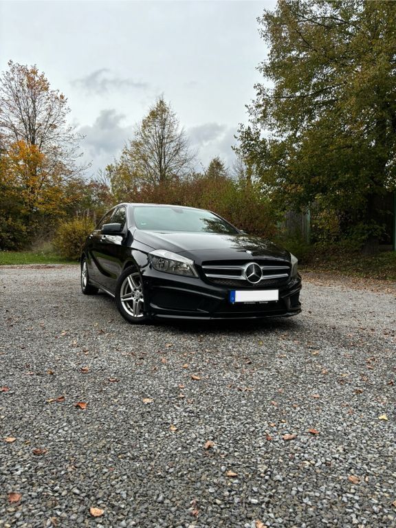 Schwarz Gebraucht 2013 Mercedes A180 Sport Limousine | 11.490 € (Etwas zu teuer) - Bild 1/4