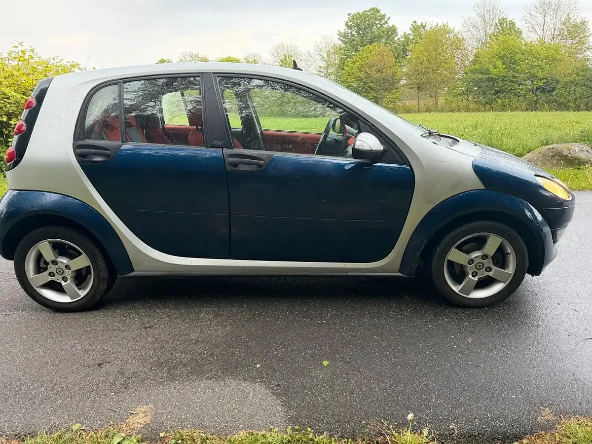 Używany Smart ForFour Passion 68 KM (50 kW) 2005 Niebieski Hatchback