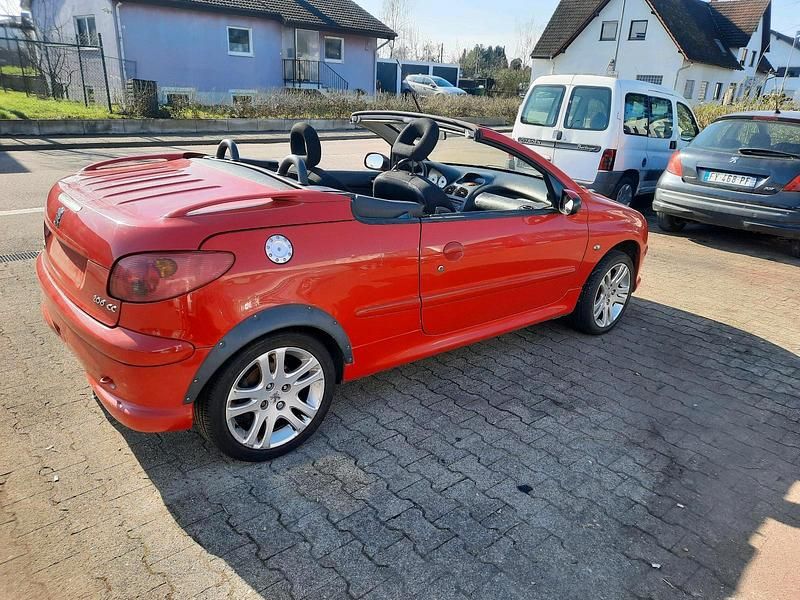 Gebraucht Peugeot 206 CC 109 PS (80 kW) 2005 Rot Cabrio