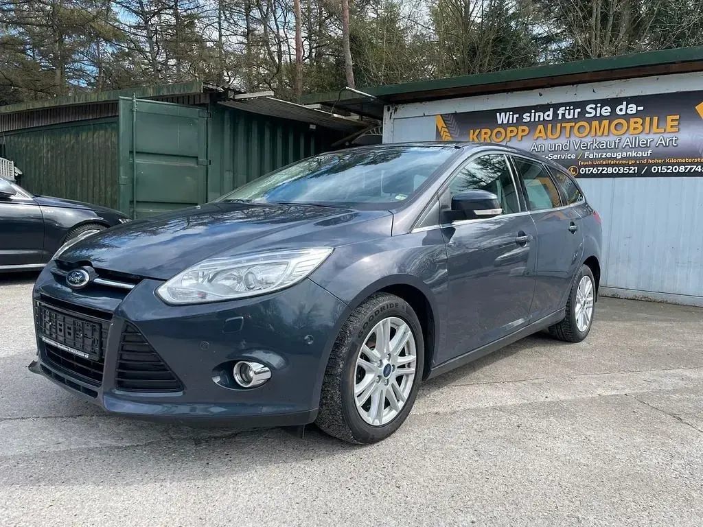 Occasion Ford Focus Trend 140 ch (102 kW) 2013 Bleue Berline