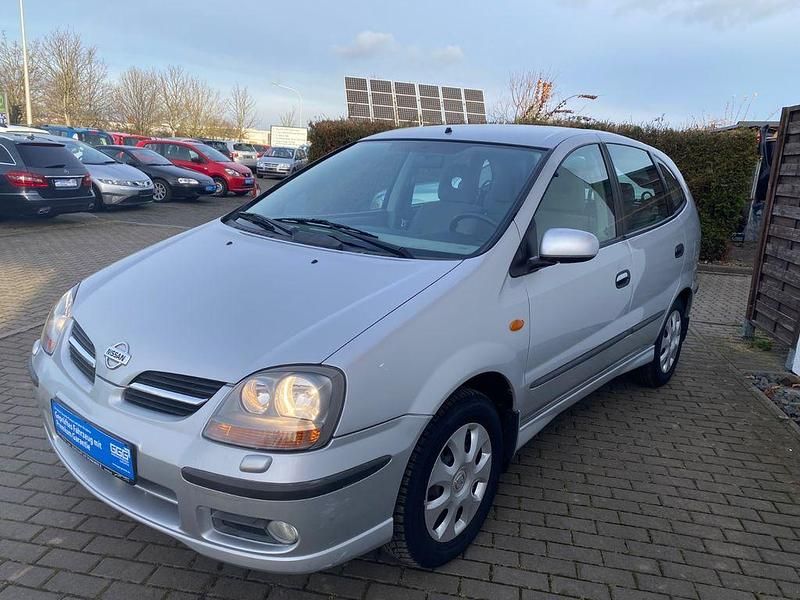 Gebraucht Nissan Almera Tino Visia 136 PS (100 kW) 2002 Silber Van / Kleinbus