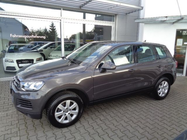 Gebraucht VW Touareg 245 PS (180 kW) 2012 Andere farbe metallic SUV