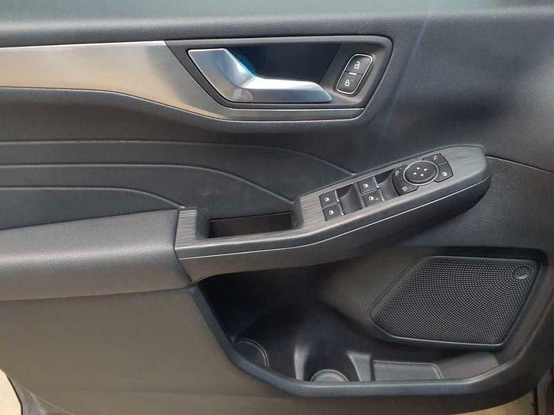 Gebraucht Ford Kuga Titanium 120 PS (88 kW) 2023 Agate black metallic SUV