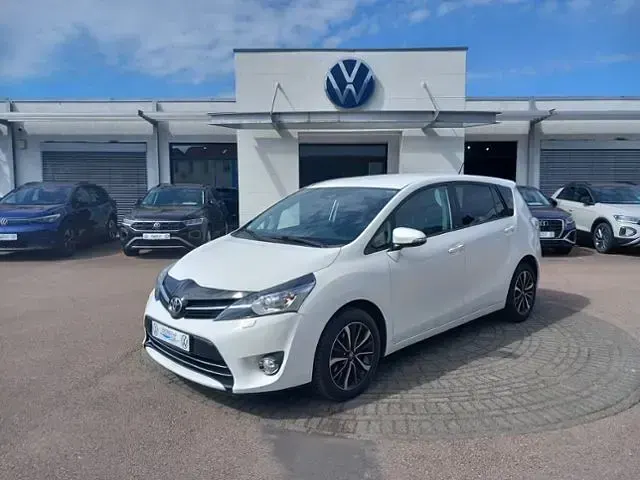 Gebraucht Toyota Verso Edition-S 147 PS (108 kW) 2017 Weiß Van / Kleinbus