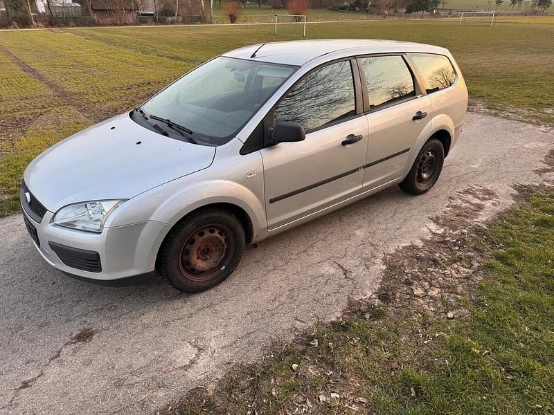 Gebraucht Ford Focus 101 PS (74 kW) 2005 Silber Kombi
