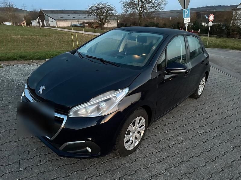 Gebraucht Peugeot 208 82 PS (60 kW) 2017 Blau Kleinwagen