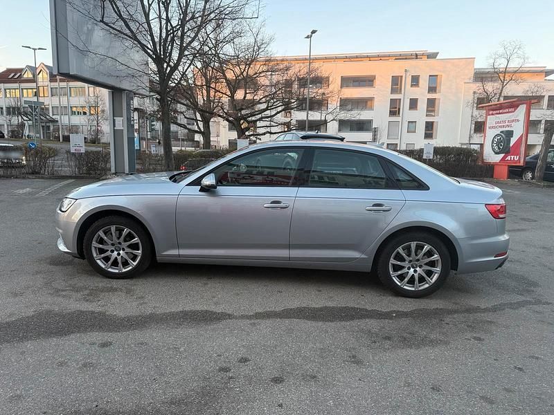Gebraucht Audi A4 150 PS (110 kW) 2019 Silber Limousine