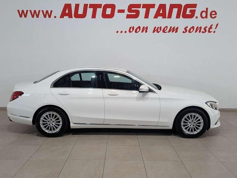 Gebraucht Mercedes C180 156 PS (114 kW) 2015 Weiß Limousine