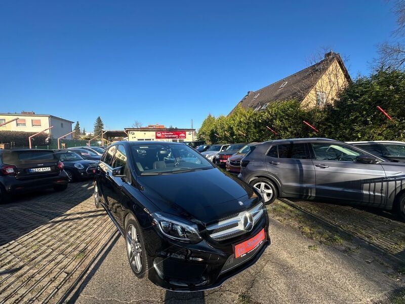 Schwarz Gebraucht 2016 Mercedes B200 AMG Van / Kleinbus | 19.900 € (Fairer Preis) - Bild 1/4