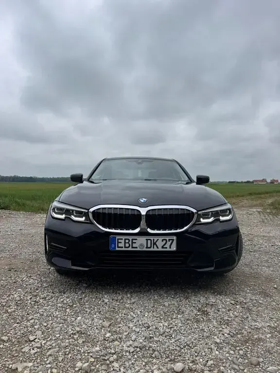 Second-hand BMW 320 Luxury Line 184 CP (135 kW) 2020 Negru Berlinǎ