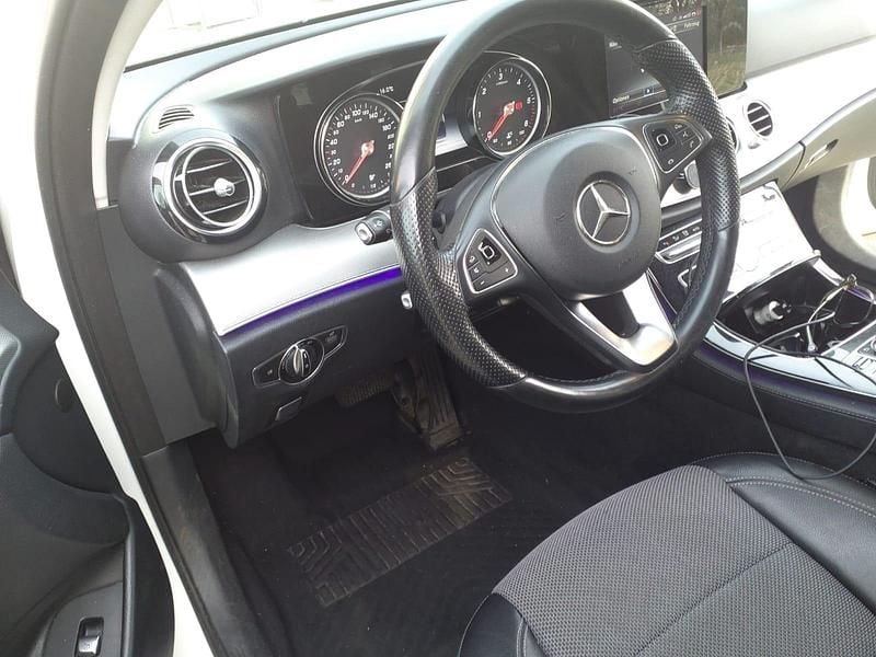Gebraucht Mercedes E220 194 PS (142 kW) 2017 Weiß Kombi