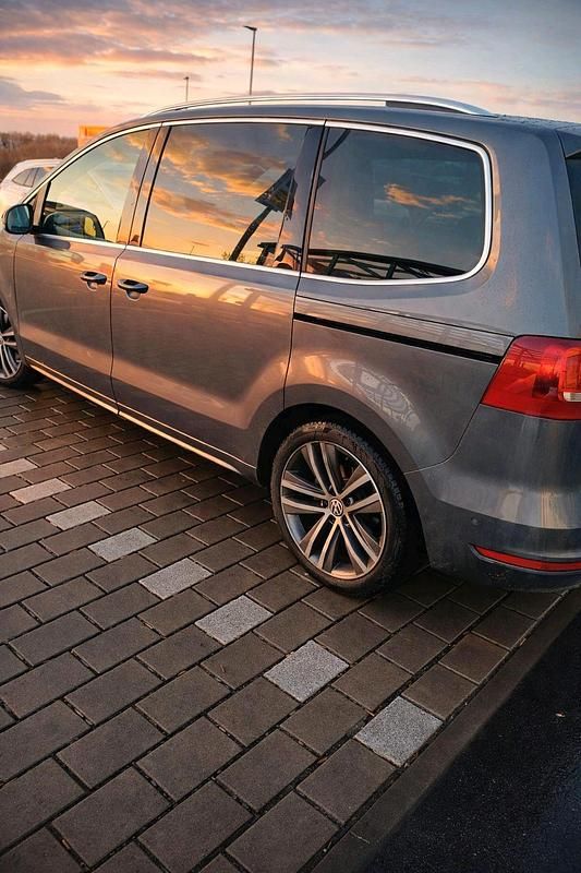 Gebraucht VW Sharan 140 PS (102 kW) 2013 Grau Van / Kleinbus