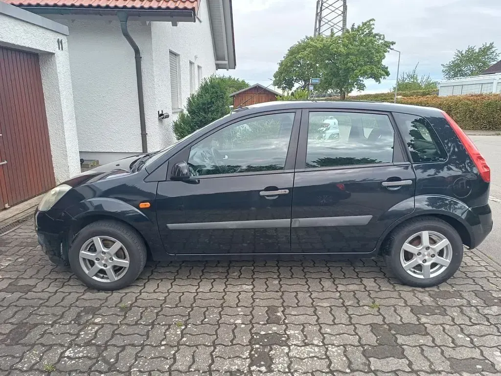 Gebraucht Ford Fiesta 80 PS (58 kW) 2007 Schwarz Kleinwagen