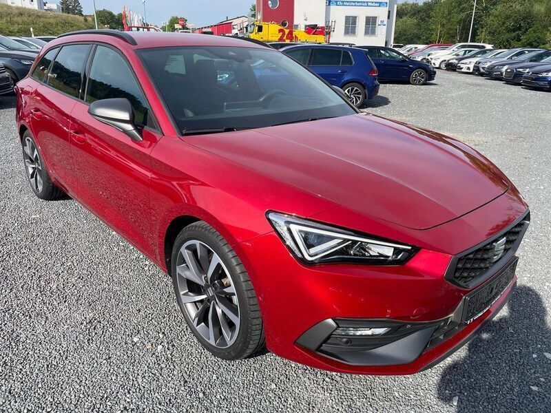 Rot Gebraucht 2023 Seat Leon ST FR Kombi | 27.880 € (Fairer Preis) - Bild 1/4