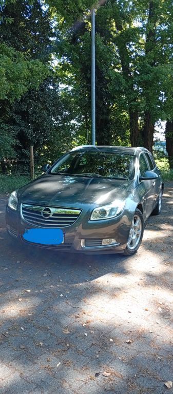 Grau Gebraucht 2012 Opel Insignia Sport Kombi | 4.900 € (Fairer Preis) - Bild 1/4