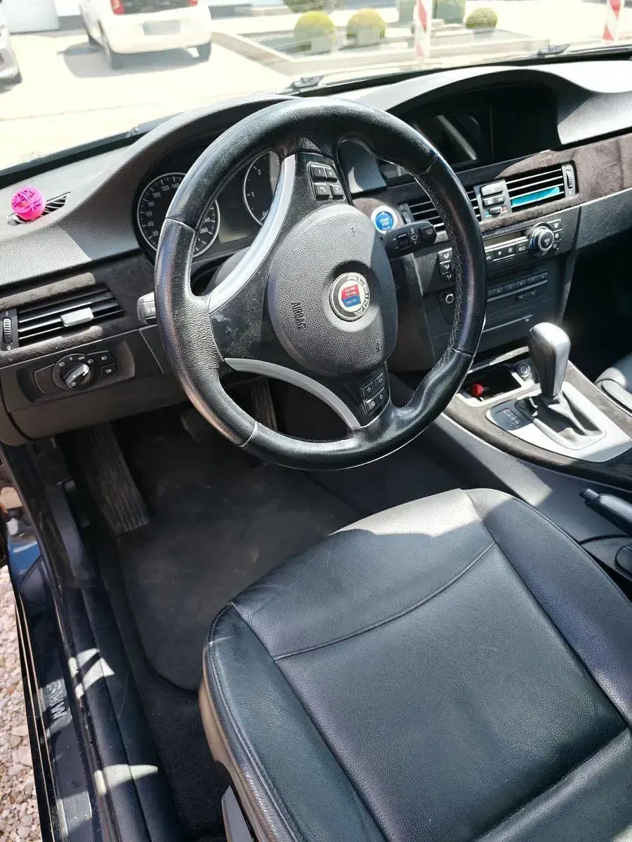 Gebraucht BMW 320 Sport Line 177 PS (130 kW) 2008 Schwarz Kombi