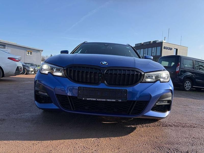 Gebraucht BMW 330 M Sport 286 PS (210 kW) 2020 Portimao blau metallic Kombi