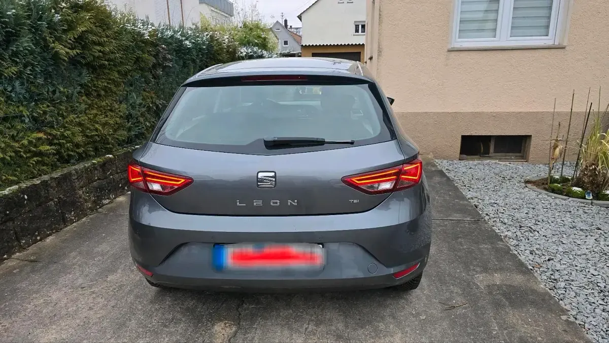 Gebraucht Seat Leon 103 PS (75 kW) 2013 Grau Kleinwagen