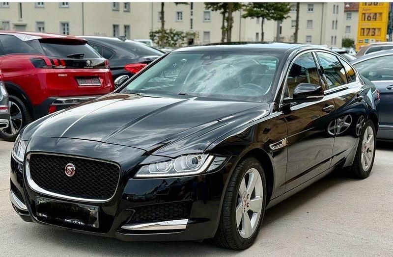 Schwarz Gebraucht 2017 Jaguar XF Prestige Limousine | 19.900 € (Fairer Preis) - Bild 1/4