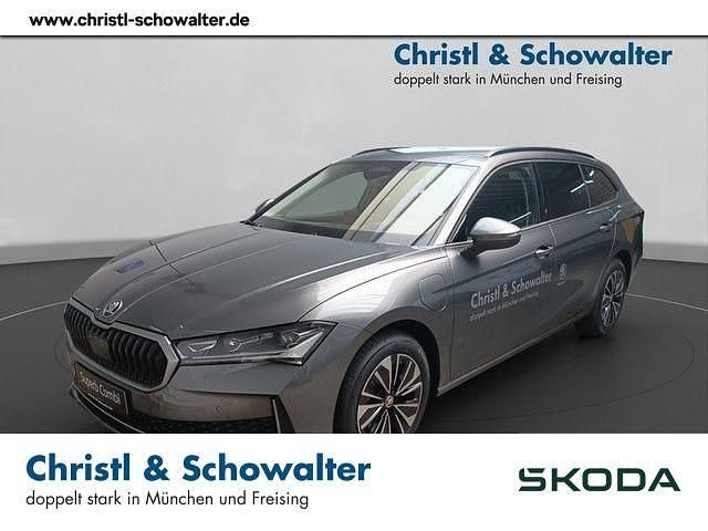 Grau Gebraucht 2024 Skoda Superb Selection Kombi | 43.510 € - Bild 1/4