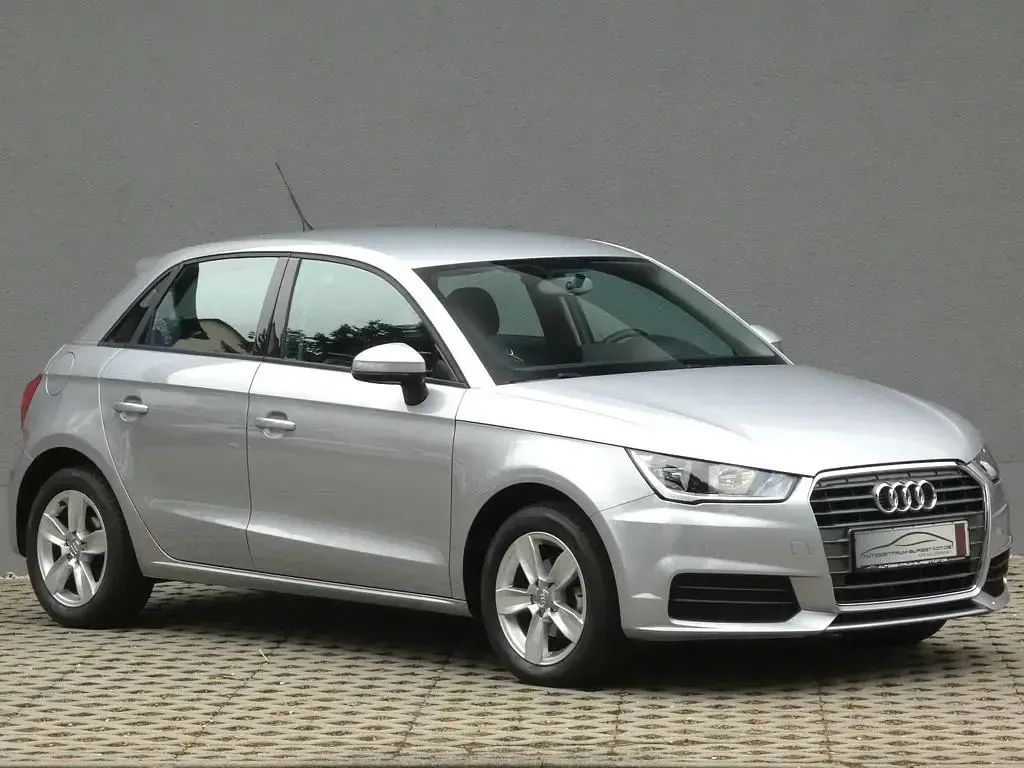 Gebraucht Audi A1 Sportback Comfort 95 PS (69 kW) 2017 Florettsilber (metallic) Kleinwagen