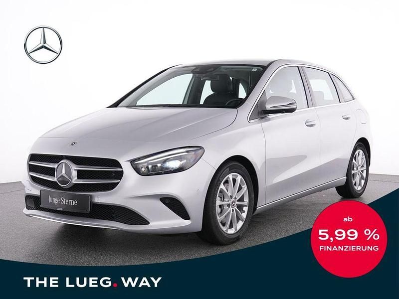 Silber Gebraucht 2024 Mercedes B200 Progressive Van / Kleinbus | 31.285 € (Guter Preis) - Bild 1/4