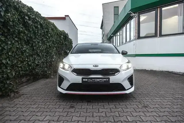 Second-hand Kia ProCeed GT Comfort 350 CP (257 kW) 2019 Alb Hatchback
