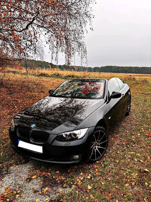 Schwarz Gebraucht 2009 BMW 320 Cabriolet Cabrio | 8.500 € - Bild 1/4