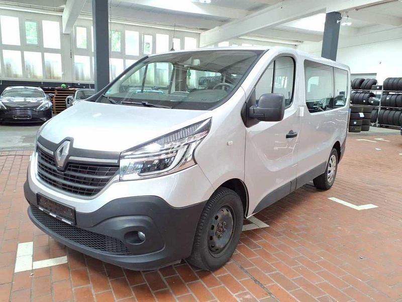 Silber Gebraucht 2020 Renault Trafic Life Van | 16.890 € (Fairer Preis) - Bild 1/4