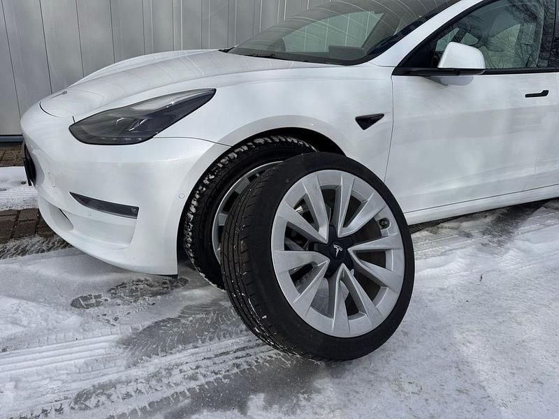 Gebraucht Tesla Model 3 324 kW (441 PS) 2021 Pearl white multicoat Limousine