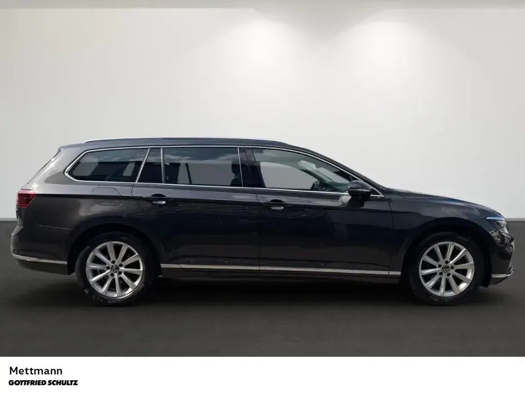 Gebraucht VW Passat Elegance+ 150 PS (110 kW) 2022 Grau Kombi
