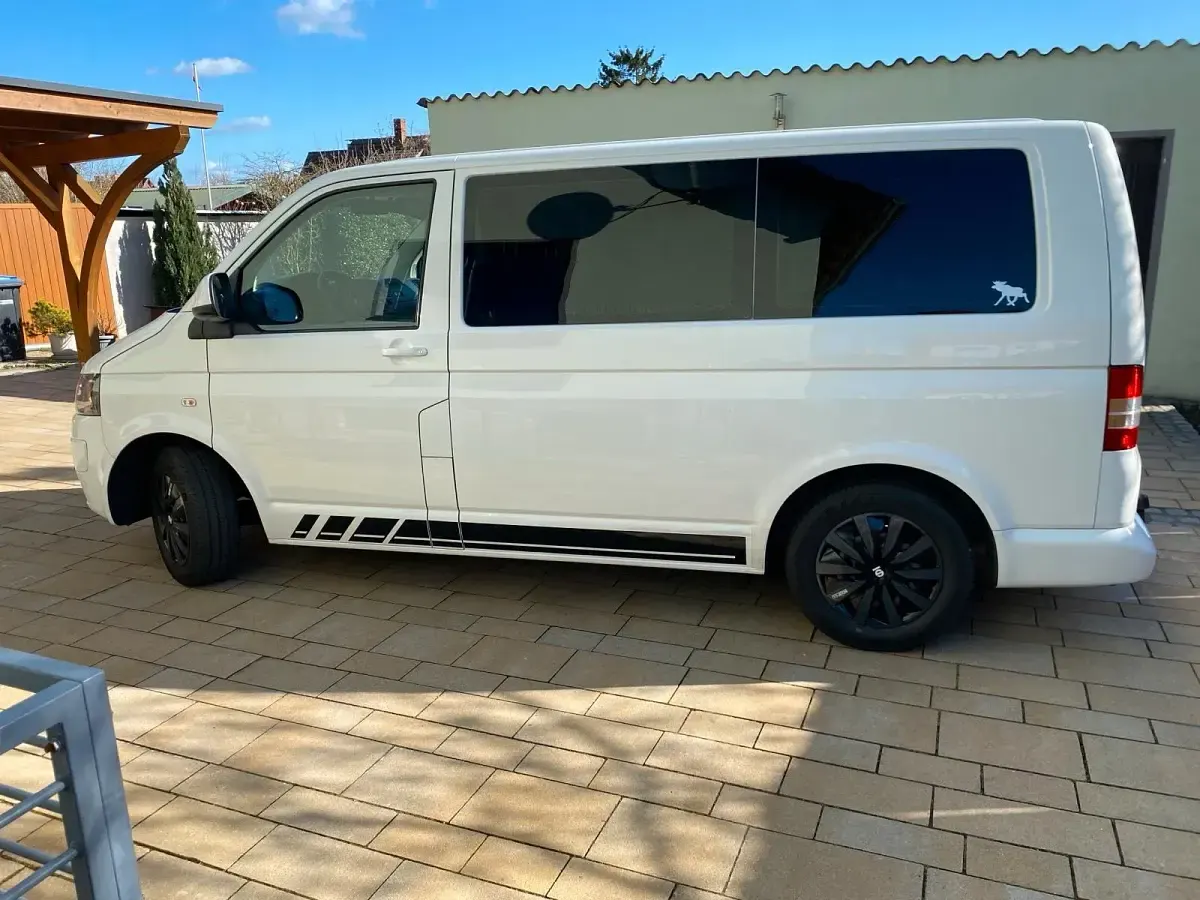 Gebraucht VW Multivan 101 PS (74 kW) 2011 Weiß Van / Kleinbus