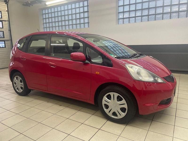 Rot Gebraucht 2010 Honda Jazz Trend Kleinwagen | 2.700 € (Fairer Preis) - Bild 1/4